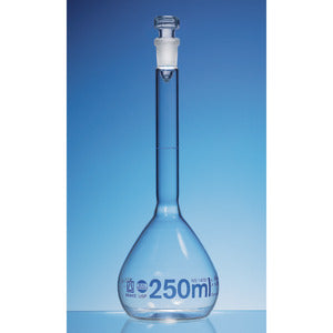 Matracci tarati USP, vetro borosilicato 3.3, classe A, graduazioni blu, con tappo in vetro, incl. certificato di lotto USP
