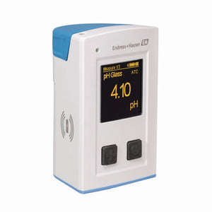 Strumento di misura multiparametrico Liquiline Mobile CML18, con cavo USB per dati e ricarica